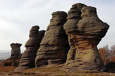 开放世界生存《小小世界》确定延期 2024年Q1新发售